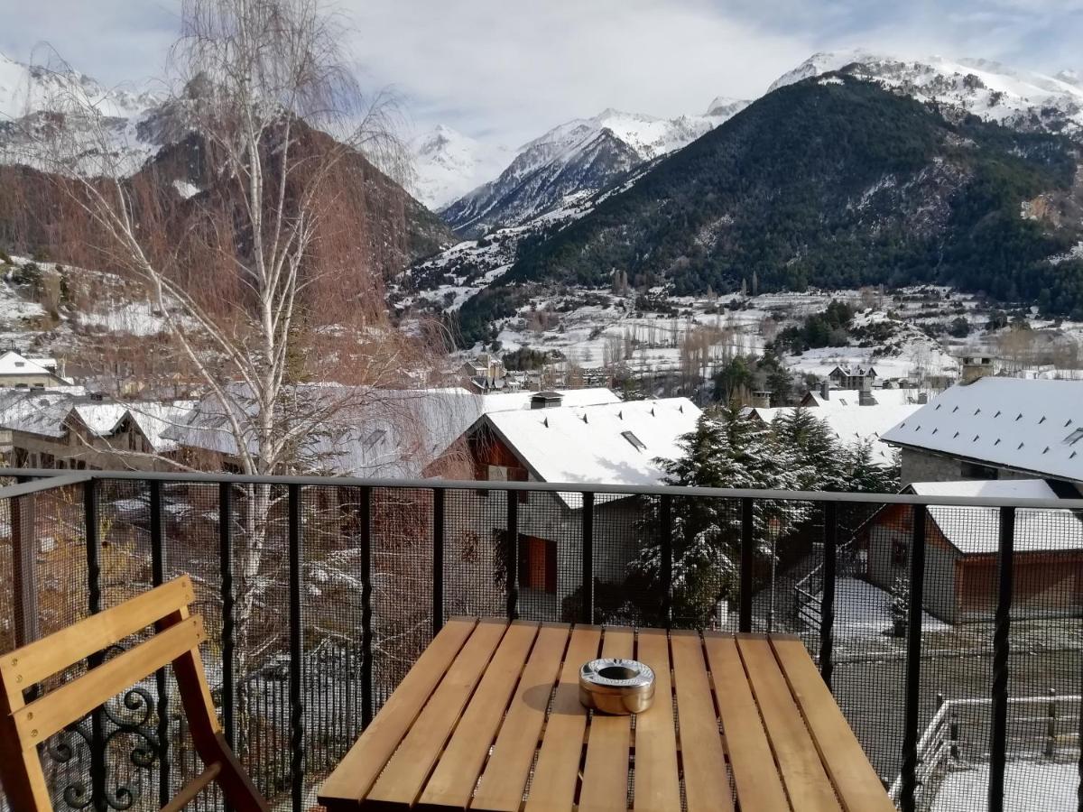 Apartamento Familiar Con Vistas Y Garage La Portiecha Appartement Sallent de Gállego Buitenkant foto