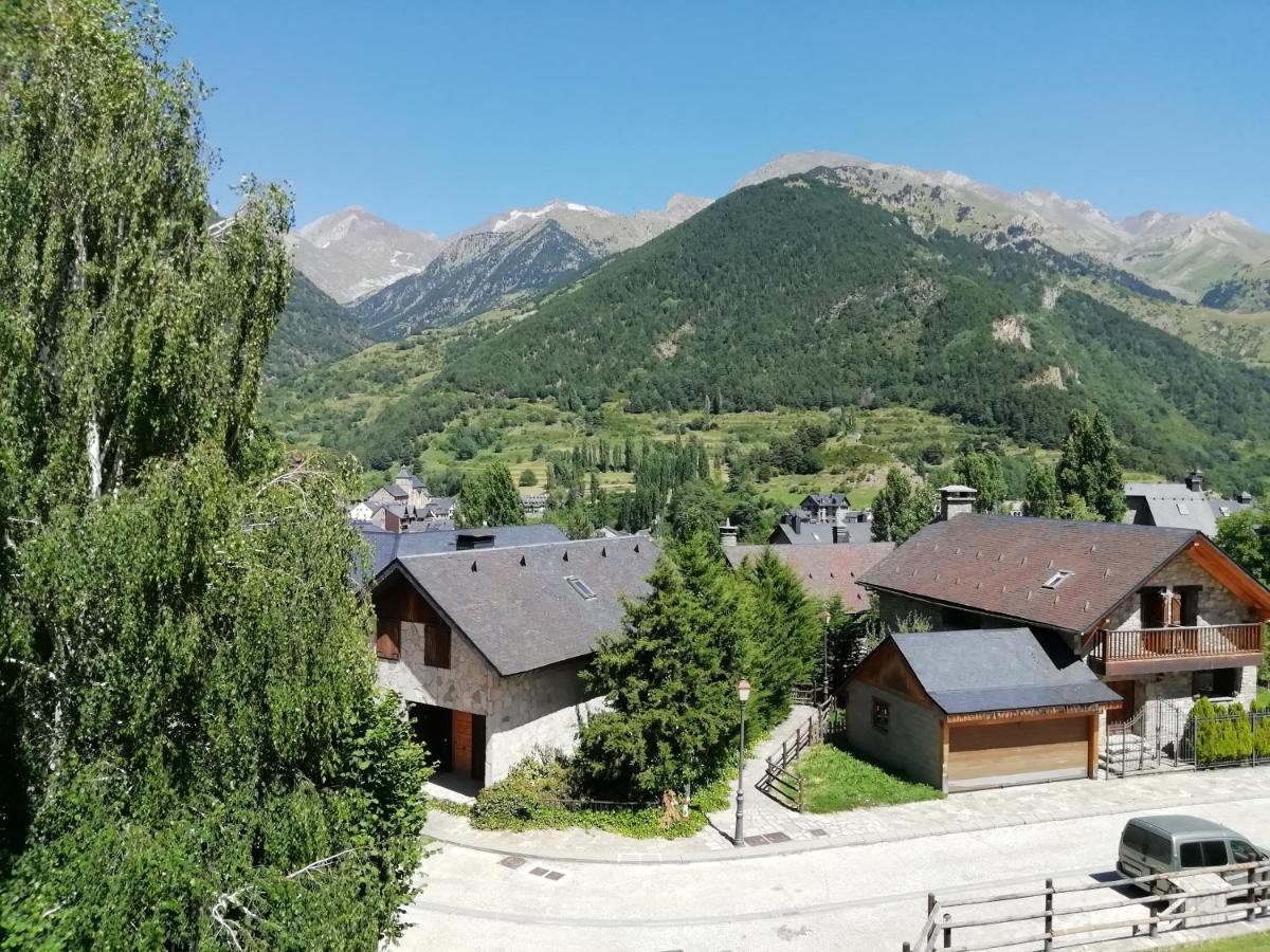 Apartamento Familiar Con Vistas Y Garage La Portiecha Appartement Sallent de Gállego Buitenkant foto