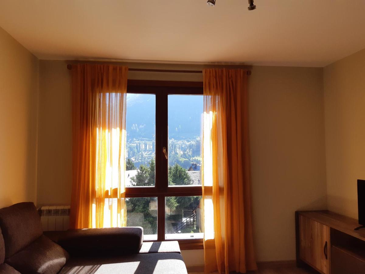 Apartamento Familiar Con Vistas Y Garage La Portiecha Appartement Sallent de Gállego Buitenkant foto