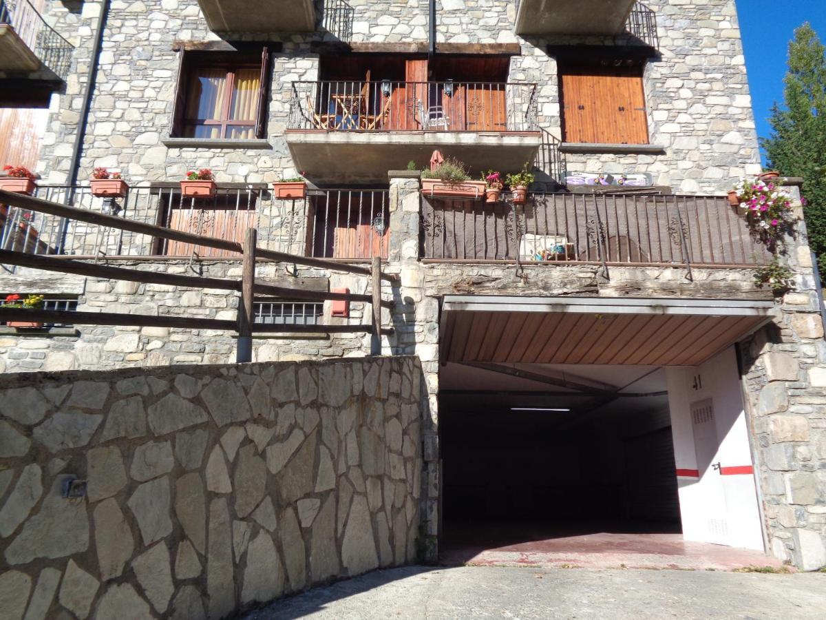 Apartamento Familiar Con Vistas Y Garage La Portiecha Appartement Sallent de Gállego Buitenkant foto